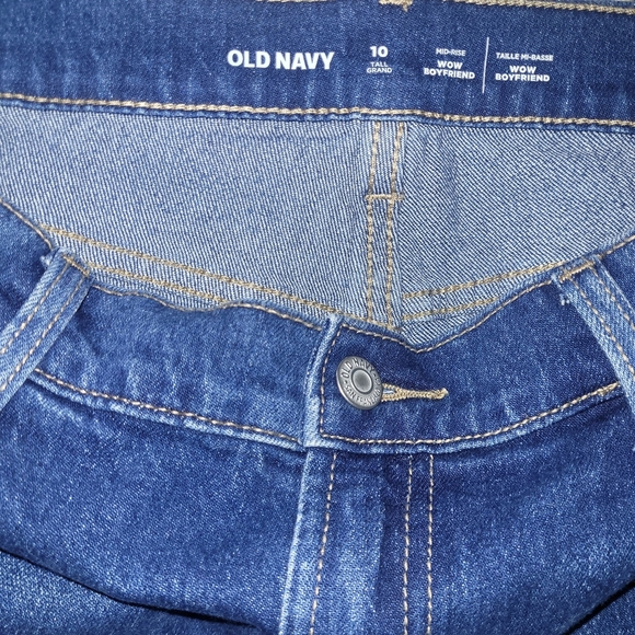 Old Navy Mid Rise Boyfriend Fit Jeans - Picture 2 of 4